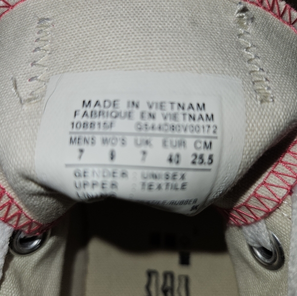 Converse All Star raspberry pink Chuck Taylors. - Picture 5 of 7